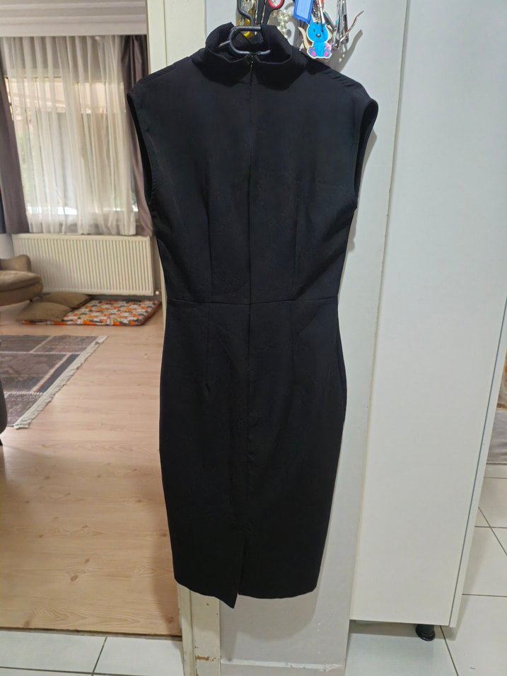 Siyah Drapeli V Yakalı Midi Ofis Elbisesi - Görsel 5