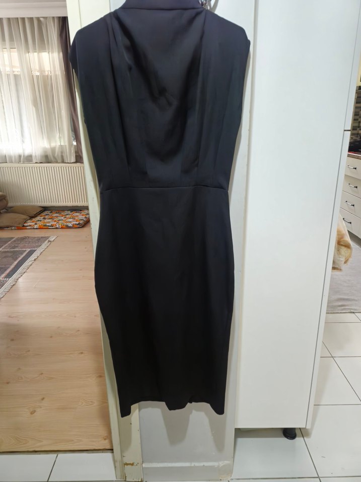 Siyah Drapeli V Yakalı Midi Ofis Elbisesi - Görsel 3