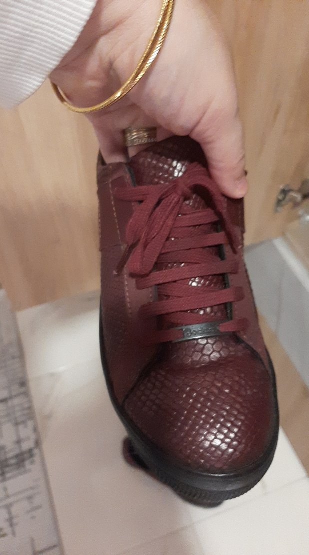 Bordo Yılan Derisi Desenli Spor Ayakkabı - Görsel 5
