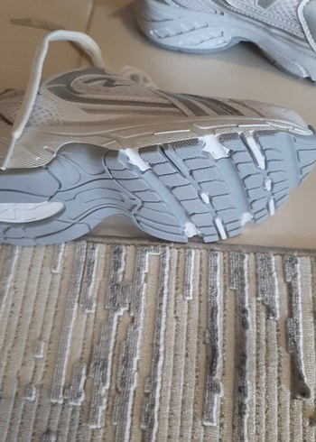 Beyaz Bağcıklı Spor Ayakkabı - Görsel 3