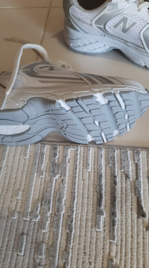 Beyaz Bağcıklı Spor Ayakkabı - Görsel 3