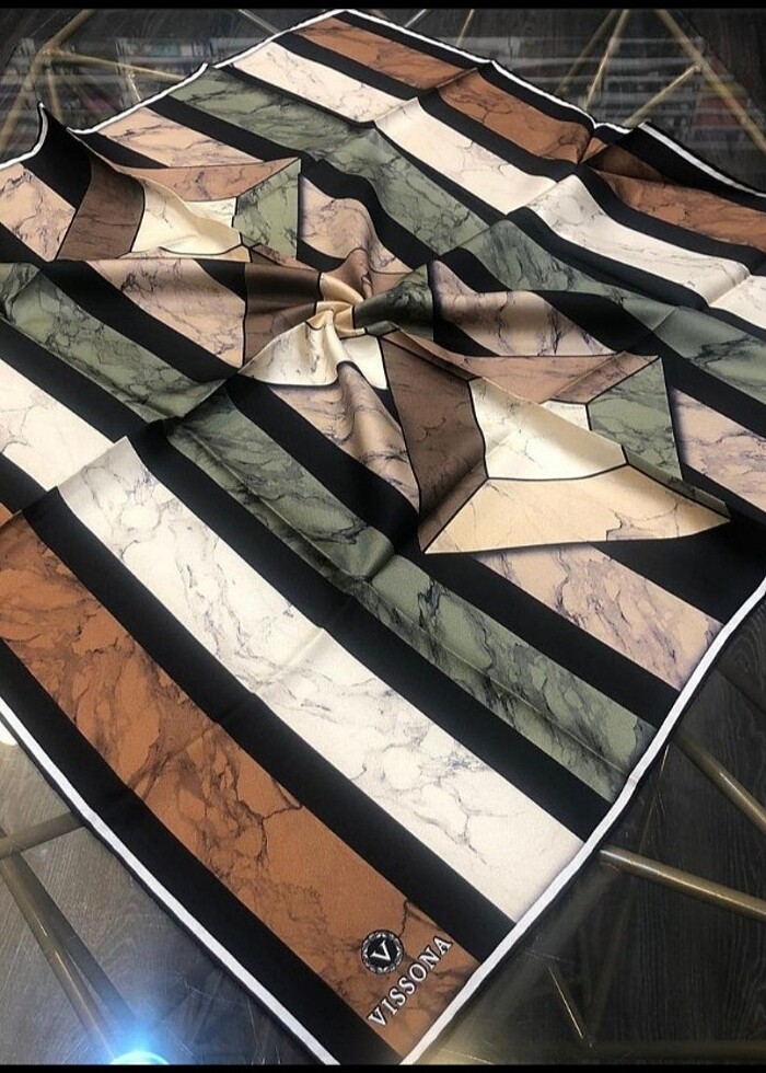 Vissona ipek eşarp  - Görsel 2