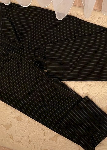 Düğmeli Siyah Midi Kumaş Pantolon - Görsel 5