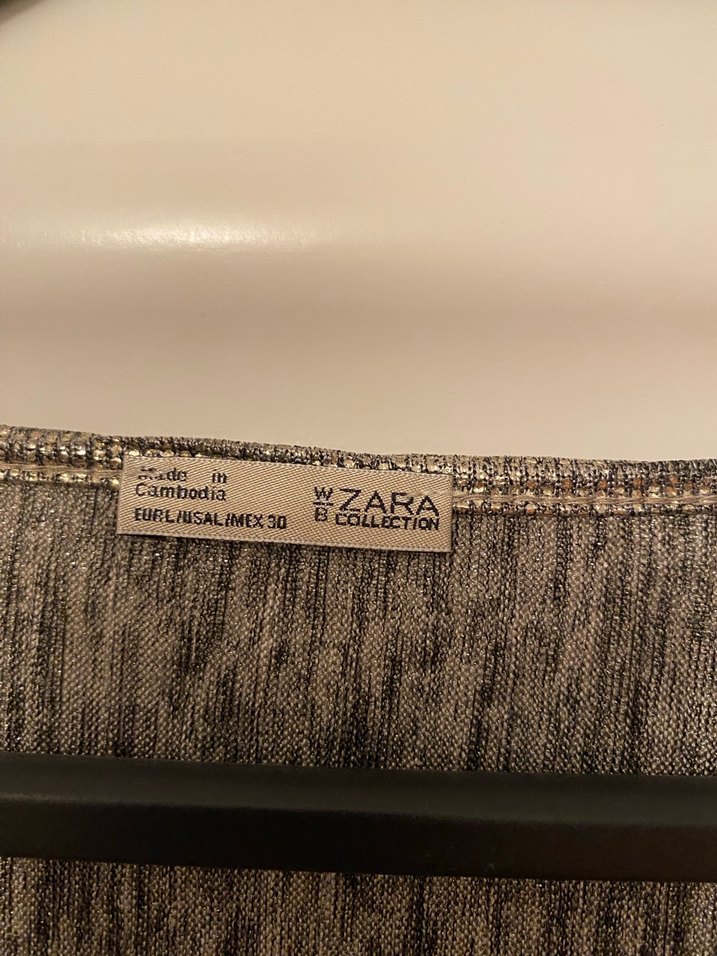 V yaka pilili kısa kollu gold keten bluz - Görsel 4