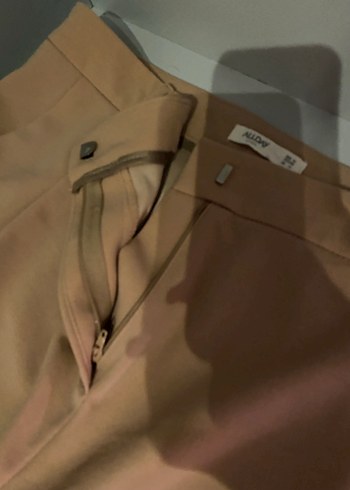 Bej Kemerli Kadın Kumaş Pantolon - Görsel 3