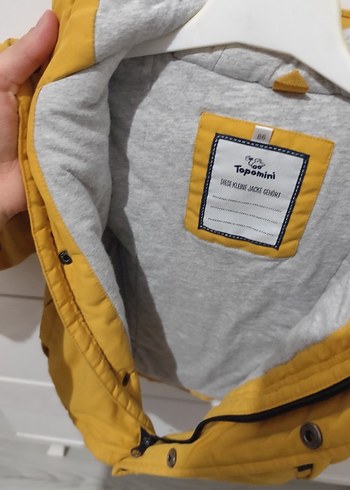 Erkek Çocuk Sarı Kapüşonlu Mont - Görsel 4