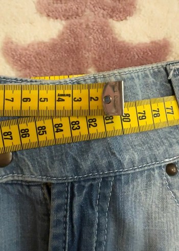 28 Beden Düğmeli Mavi Mini Denim Şort
