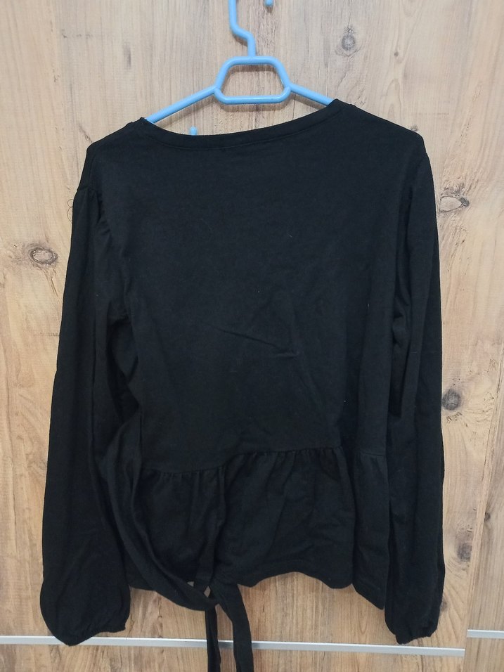 Kuşaklı Siyah V Yaka Bluz - Görsel 2