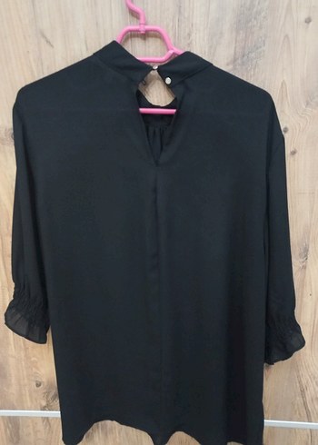 Kadın Siyah Yüksek Yakalı Fırfırlı Bluz - Görsel 3