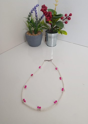 Beden Pembe Boncuklu Minimalist Midi Kolye