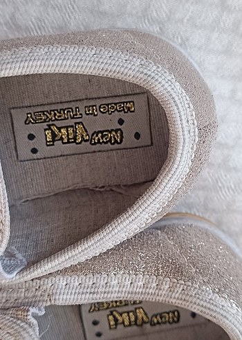 Kızlar için Altın Simli Kaymaz Loafer - Görsel 4