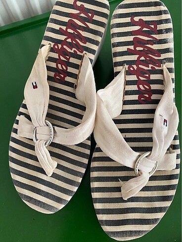 Tommy Hilfiger terlik