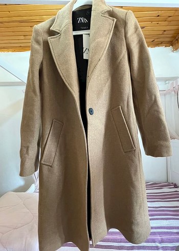 Zara Etiketli Bej Uzun Kaban
