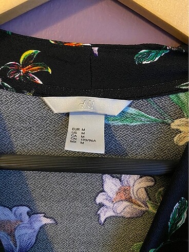 38 Beden H&M çiçek detaylı siyah elbise