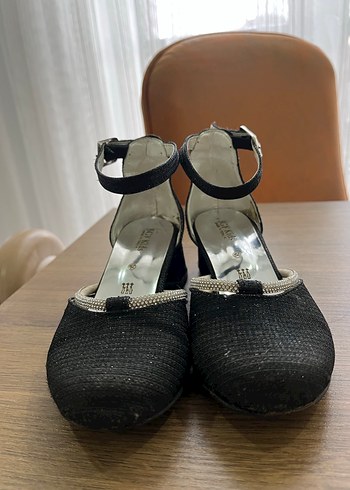 Tokalı Siyah Kadın Dolgu Topuk Ayakkabı - Görsel 2