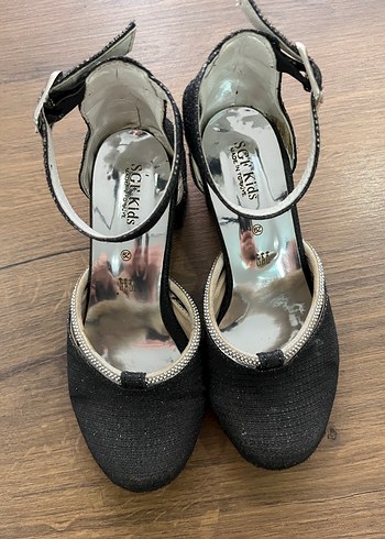 Tokalı Siyah Kadın Dolgu Topuk Ayakkabı - Görsel 4