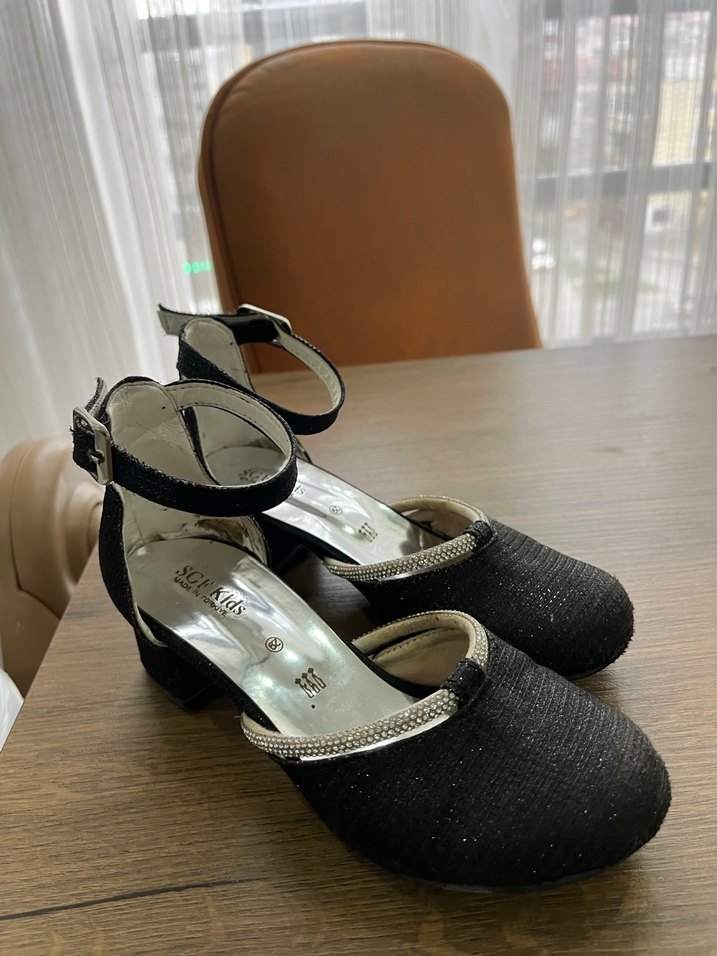 Tokalı Siyah Kadın Dolgu Topuk Ayakkabı - Görsel 3