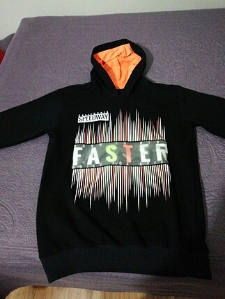 KapşonluÇocuk sweatshirt