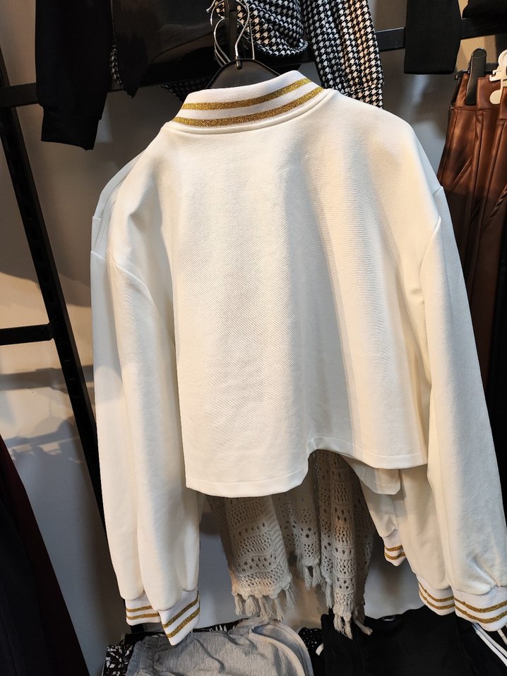 Beyaz Düğmeli Kadın Mini Ceket - Görsel 2