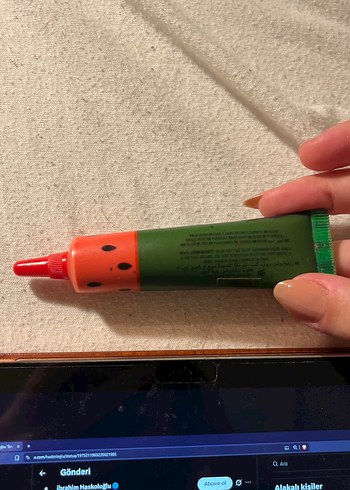 Parlak mercan rengi Karpuzlu likit allık - Görsel 2