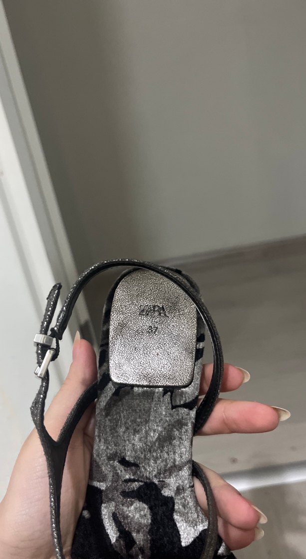 Gri Süet Desenli İnce Topuklu Ayakkabı - Görsel 4