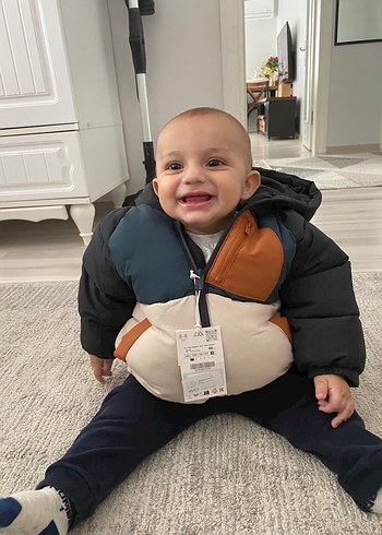 Gri Kapüşonlu Suya Dayanıklı Şişme Mont - Görsel 2