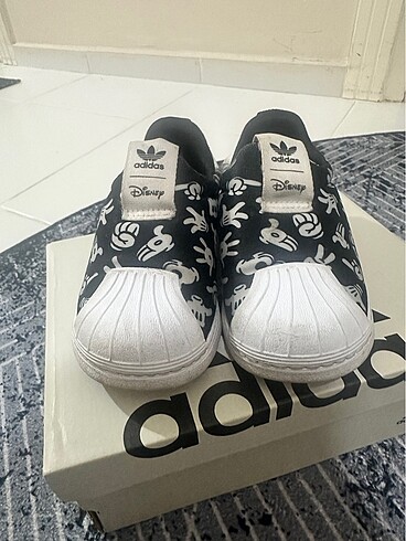 Adidas disney spor ayakkabı