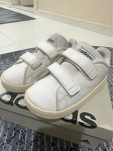 Adidas spor ayakkabı