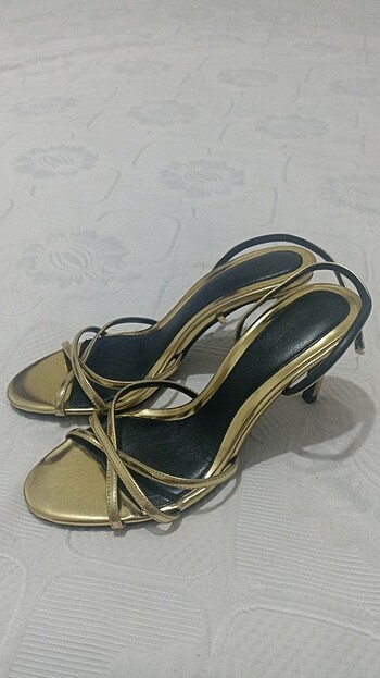 Zara gold topuklu ayakkabı 