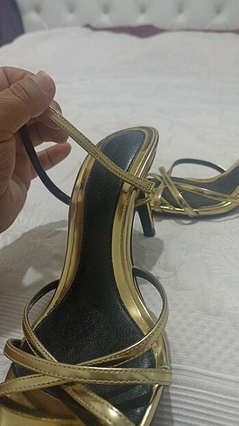 37 Beden Zara gold topuklu ayakkabı (AÇIKLAMAYI OKUYUN LÜTFEN)