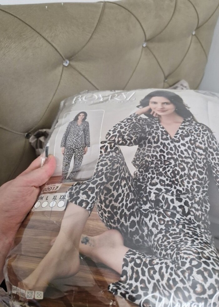 leoparlı süet pijama takımı - Görsel 4