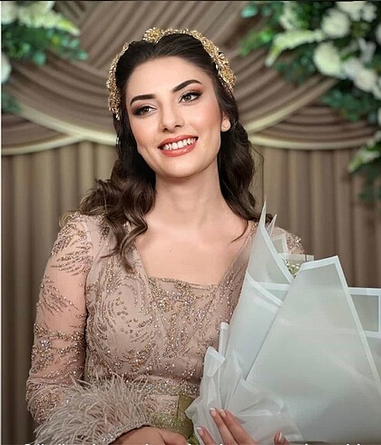 nişan kıyafeti
