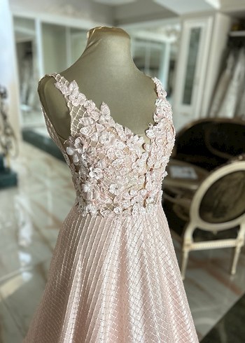 Yavruağzı nişan kıyafeti - Görsel 4