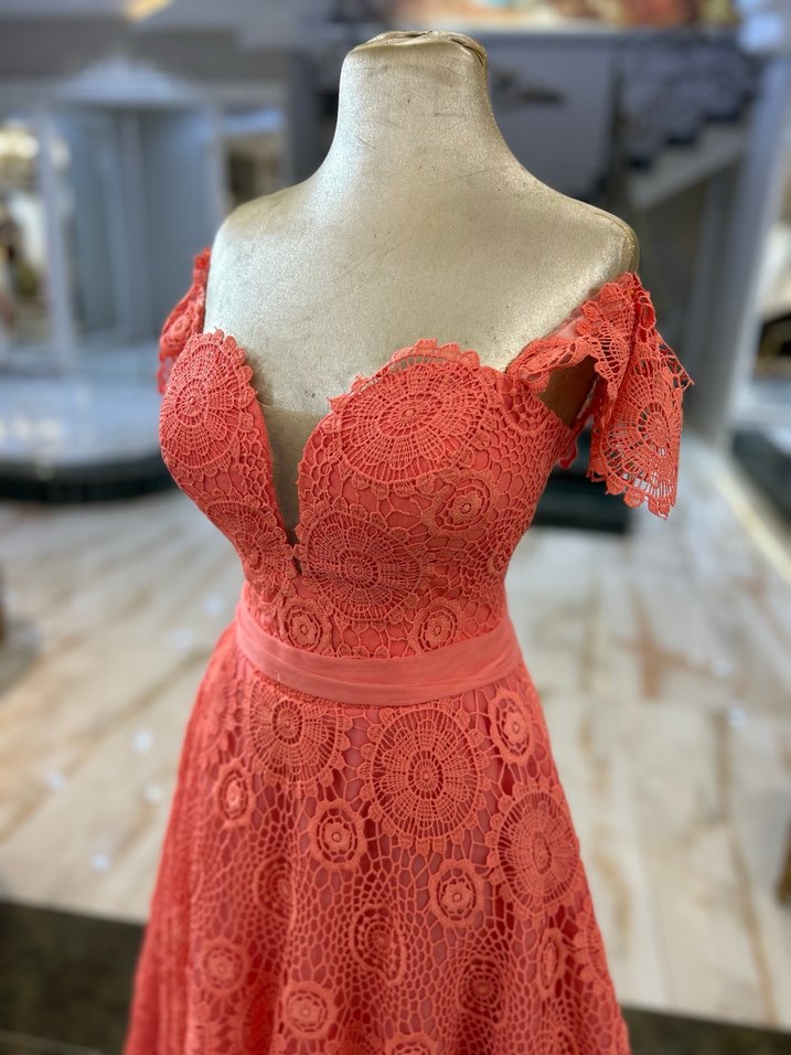 Kırmızı Nakışlı Uzun Dantel Straplez Abiye - Görsel 3