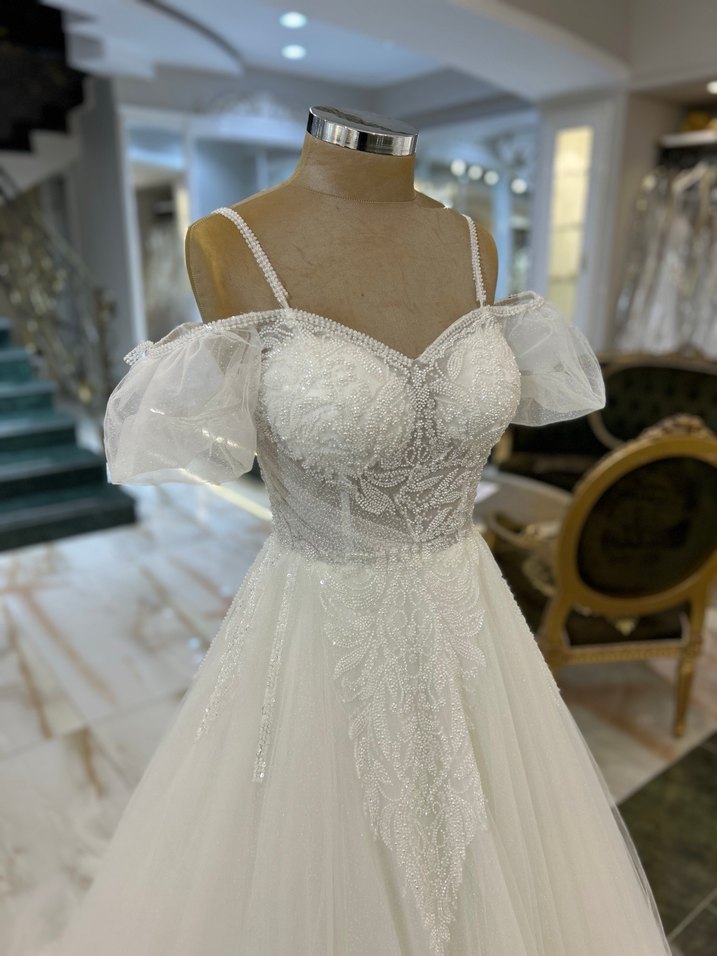 Balon Kollu A Kesim Uzun Beyaz Gelinlik - Görsel 4