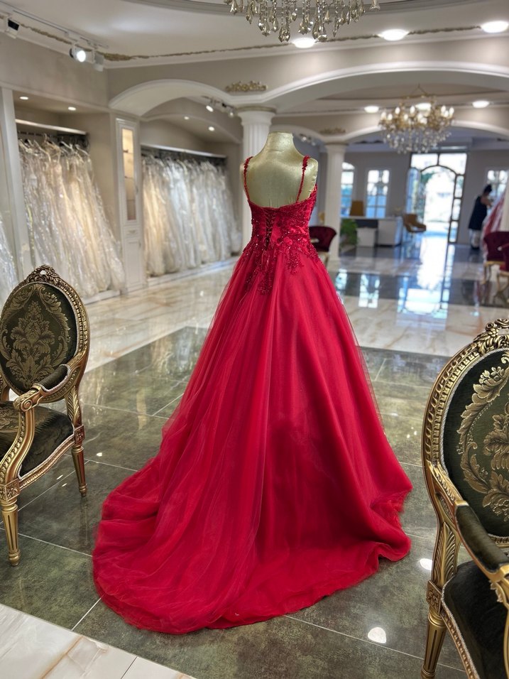 Kırmızı Nakışlı Uzun Abiye Elbise - Görsel 5