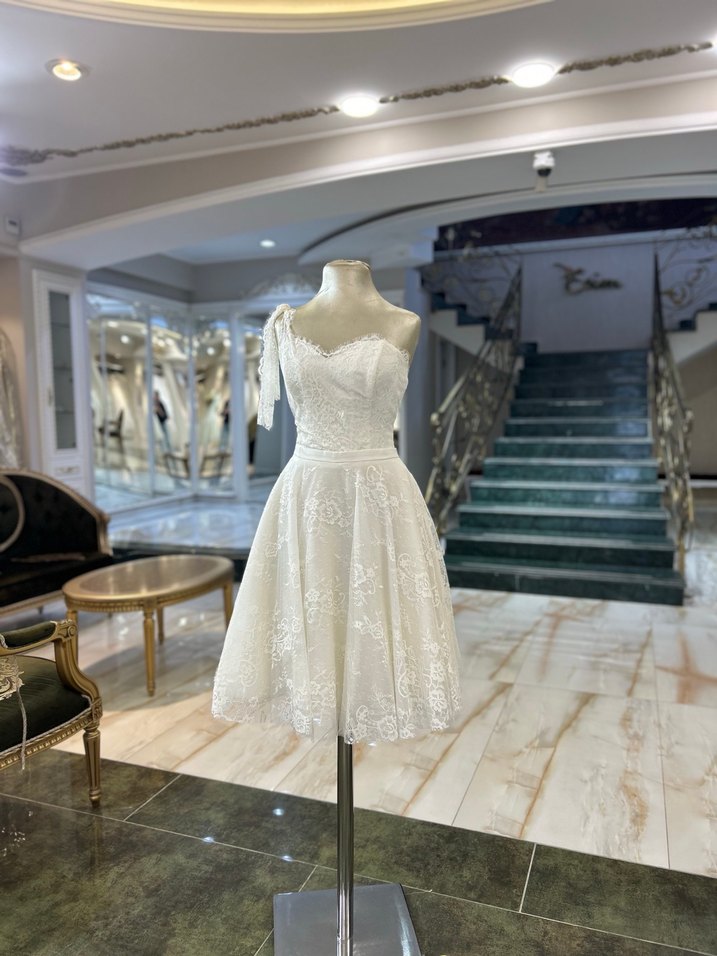 Beyaz Mini Dantel Gelinlik - Görsel 2