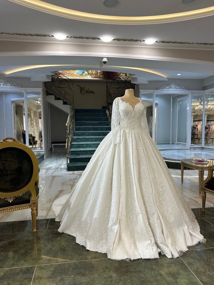 Uzun Kollu V Yaka Dubai Gelinlik - Görsel 2