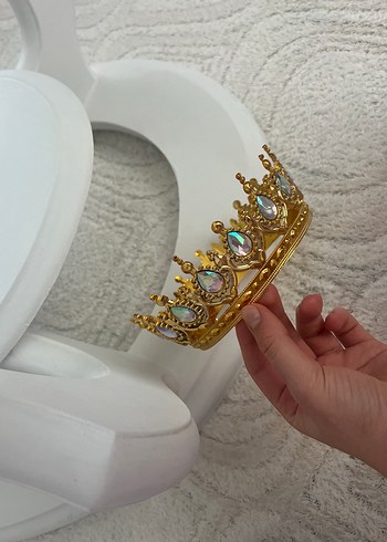 Accessorize Gold İşlemeli Pullu taç