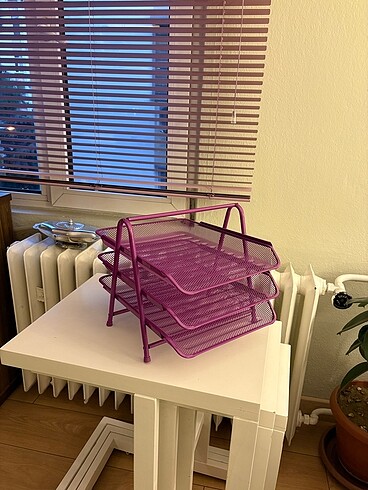 3 katlı evrak rafı