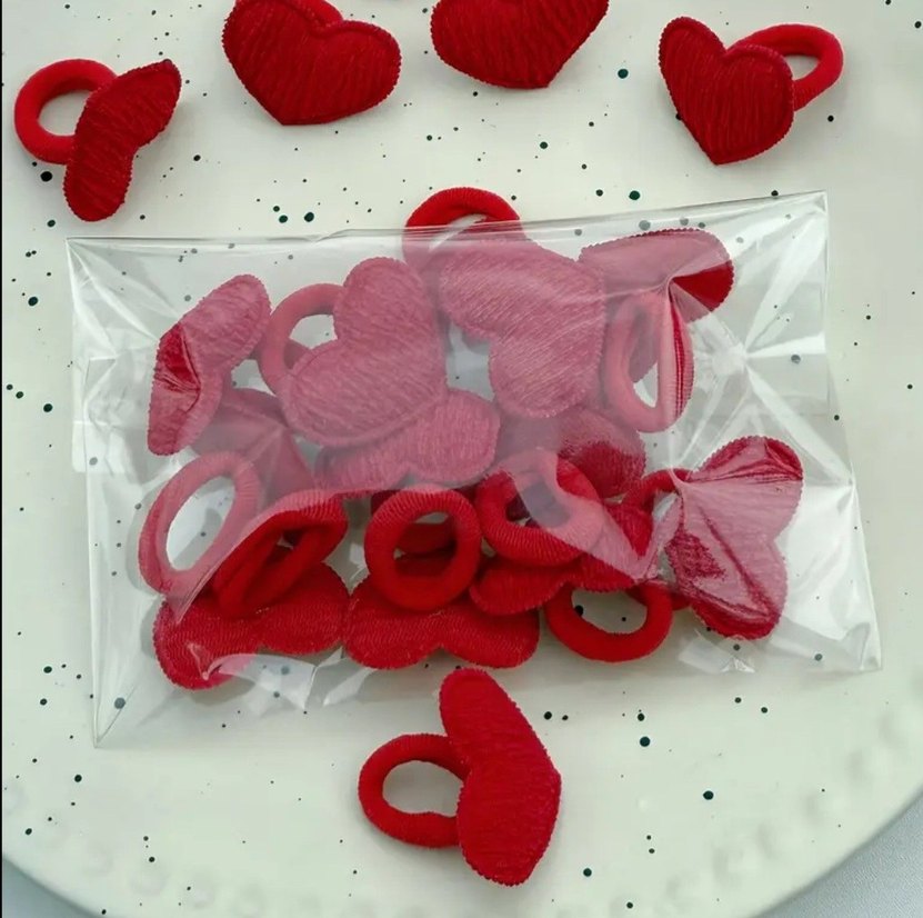 Kırmızı Nakışlı Elastik Kalp Toka - Görsel 2