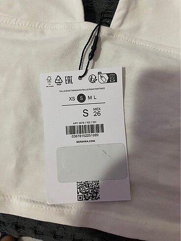 s Beden Bershka boyundan bağlamalı crop