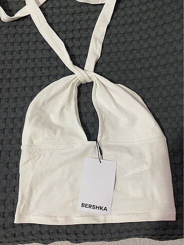 Bershka Bershka boyundan bağlamalı crop