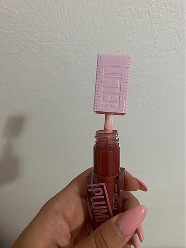 Beden Maybelline lifter plump gloss 006 Chili hot
