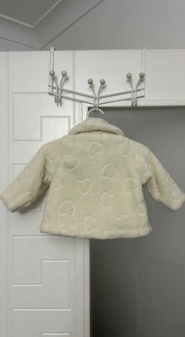 Kız Çocuk Beyaz Kürklü Mont Bebek Peluş Ceket - Görsel 3