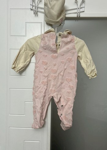 Kanz Pembe Şapkalı Kalpli Kız Bebek Tulum - Görsel 3