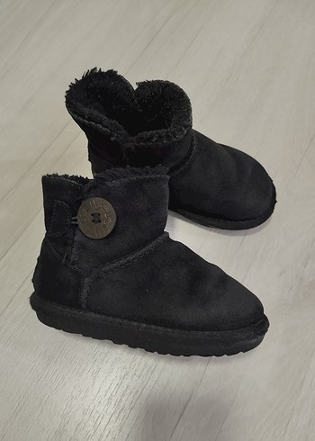 Ugg 25
