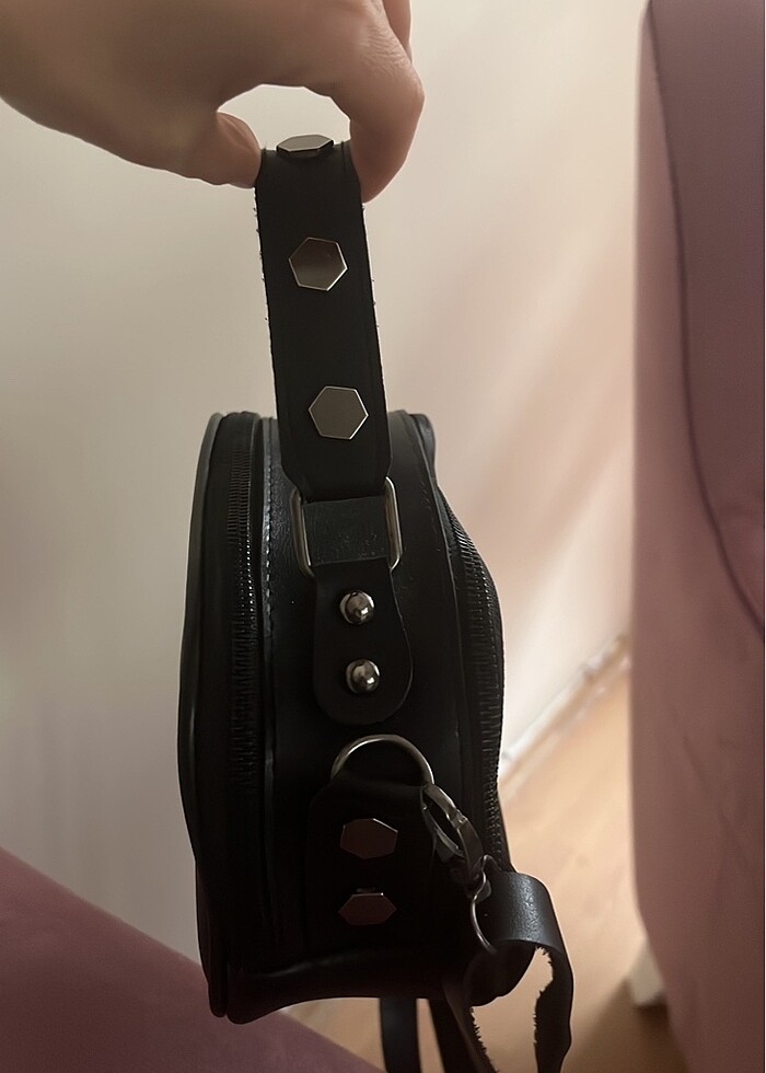 Siyah çanta - Görsel 2