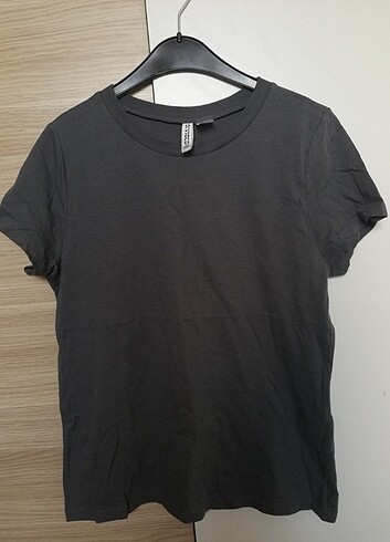 s Beden siyah Renk 2 adet H&M tişört 