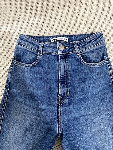 34 Beden mavi Renk Zara İspanyol Paça Jean